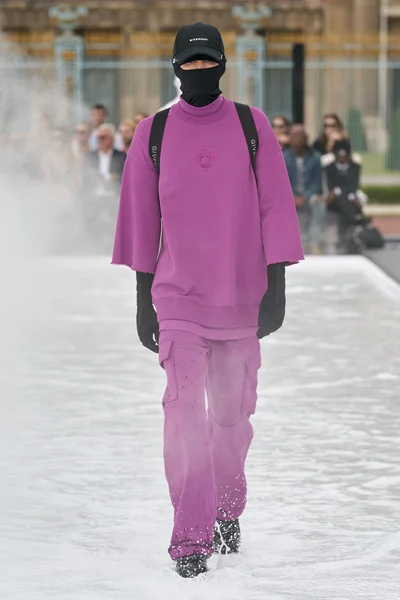 Look 29